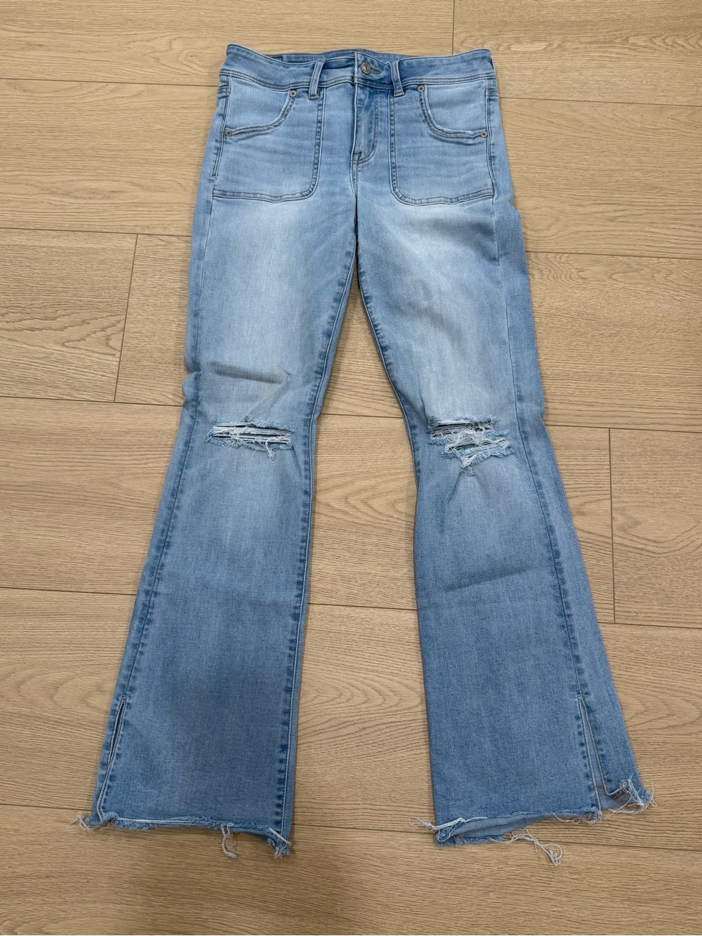 American Eagle Next Level Stretch Flare Jeans Size 6 Light Wash Distressed